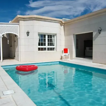 Vila In Puerto Del Carmen Sleeps 6 Includes Swimming Pool Air Con And Wifi 2 *