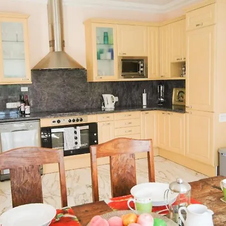 Vila In Puerto Del Carmen Sleeps 6 Includes Swimming Pool Air Con And Wifi 2