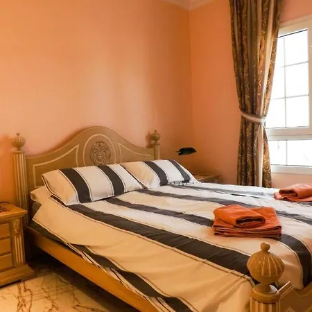 Vila In Puerto Del Carmen Sleeps 6 Includes Swimming Pool Air Con And Wifi 2 Puerto del Carmen (Lanzarote)
