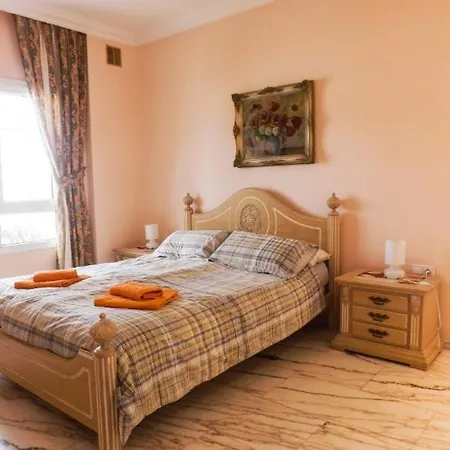 In Puerto Del Carmen Sleeps 6 Includes Swimming Pool Air Con And Wifi 2 Vila